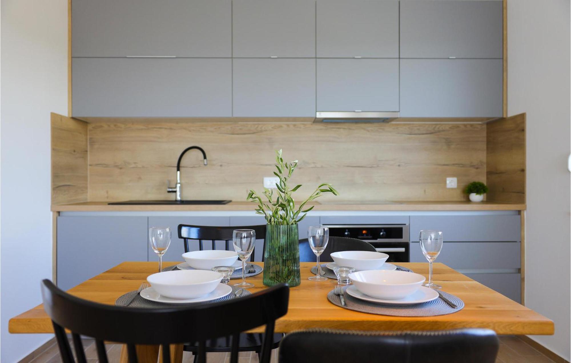 Stunning Home In Vrsi With Kitchen Eksteriør bilde