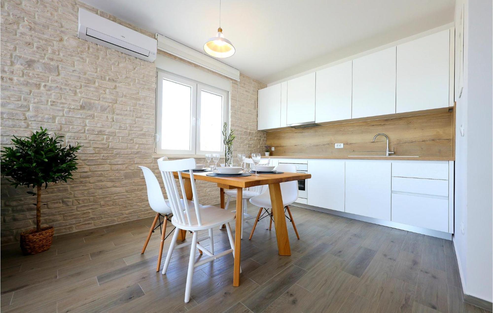 Stunning Home In Vrsi With Kitchen Eksteriør bilde
